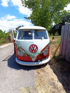 Après les hippies, le combi Volkswagen est-il désormais réservé aux bobos ?  « Certains spéculent comme pour des tableaux »