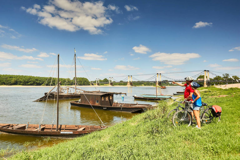 La oire à velo avec vintage camper Touraine